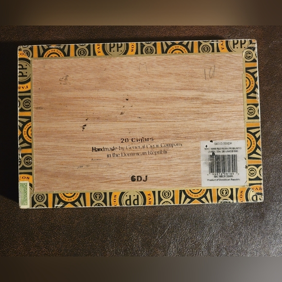 Empty Cigar Box - Picture 7 of 8